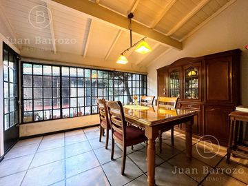 Chalet estilo inglés en venta en Banfield Oeste