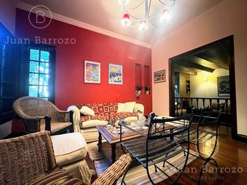 Chalet estilo inglés en venta en Banfield Oeste