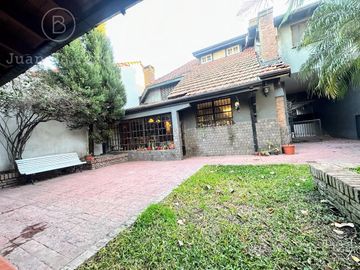 Chalet estilo inglés en venta en Banfield Oeste