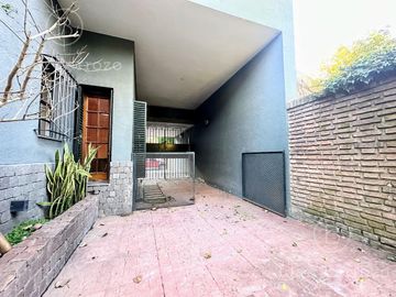 Chalet estilo inglés en venta en Banfield Oeste