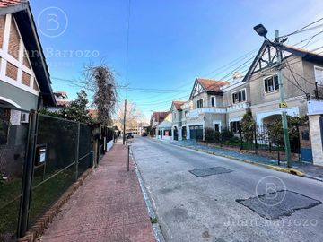 Chalet estilo inglés en venta en Banfield Oeste