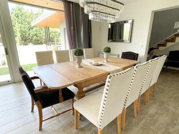 Venta Casa 4 Dormitorios. Funes. Barrio Privado Kentucky