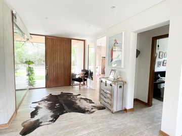 Venta Casa 4 Dormitorios. Funes. Barrio Privado Kentucky