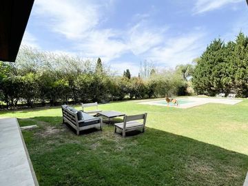 Venta Casa 4 Dormitorios. Funes. Barrio Privado Kentucky