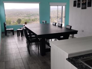VENTA DE CASA DE 3 DORMITORIOS EN ESTANCIA VIEJA CON PILETA Y VISTAS POSTAL LAS SIERRAS A 3 CUADRAS DEL RIO.  REF:1936