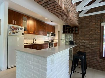 Carilo casa con piscina en venta