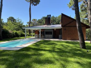 Carilo casa con piscina en venta
