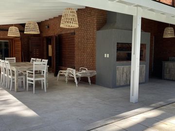 Carilo casa con piscina en venta