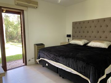 Carilo casa con piscina en venta