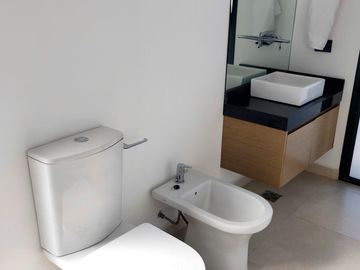 VENTA  CASA 4 DORMITORIOS BARRIO CEIBOS PUERTOS ESCOBAR