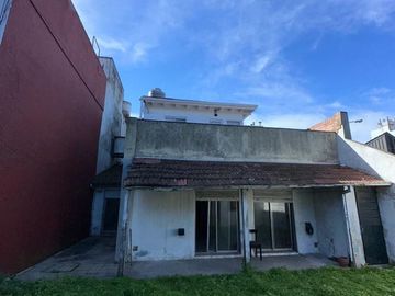 Casa en ph venta - 3 Dormitorios 1 Baño - 193Mts2 - Martínez, San Isidro