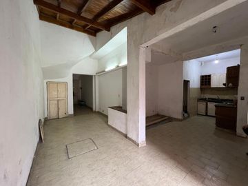 Casa en ph venta - 3 Dormitorios 1 Baño - 193Mts2 - Martínez, San Isidro