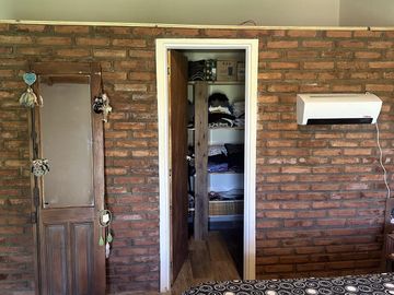 Casa de 2 dormitorios en calle Ivirá.