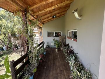 Casa de 2 dormitorios en calle Ivirá.