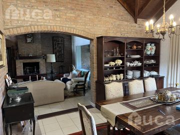 ALQ VERANO y VENTA | APTO CREDITO | CASA c/Jardin y Pileta | Barrio La Celina