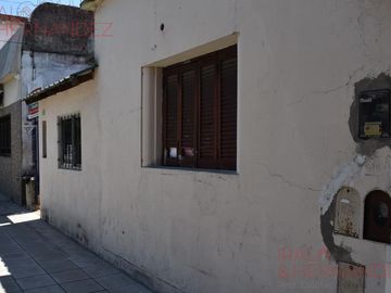 CASA EN VENTA MATADEROS RESIDENCIAL – CABA - A REMODELAR