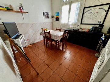 Casa de 5 ambientes con terraza y dependencia - 175 m2 total - Muy luminosa