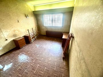 CASA 4 AMBIENTES CON ESCRITORIO PATIO Y TERRAZA CON PARRILLA EN BARRACAS VENTA