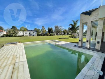 Casa en venta - Barrio Saint Thomas Oeste, Canning