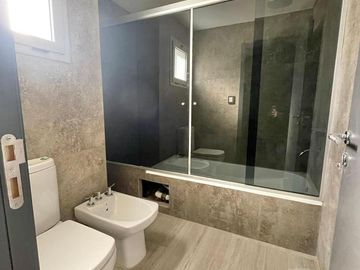 Casa en venta - Barrio Saint Thomas Oeste, Canning