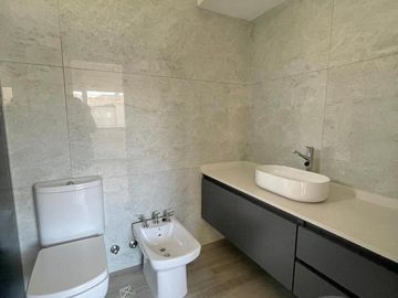 Casa en venta - Barrio Saint Thomas Oeste, Canning