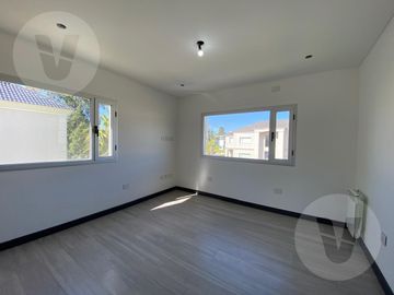 Casa en venta - Barrio Saint Thomas Oeste, Canning