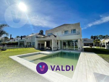 Casa en venta - Barrio Saint Thomas Oeste, Canning