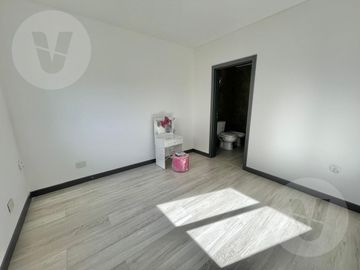 Casa en venta - Barrio Saint Thomas Oeste, Canning