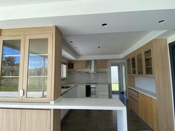 Casa en venta - Barrio Saint Thomas Oeste, Canning
