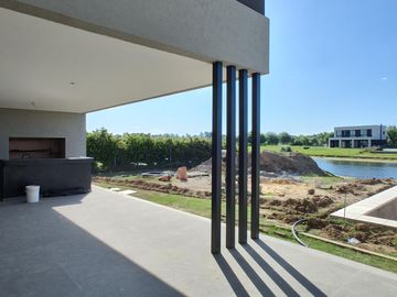 Casa en Venta - San Matías, al Agua