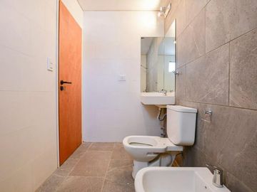 Casa en venta - 2 Dormitorios 2 Baños - Cochera - 120Mts2 - City Bell