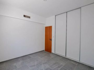 Casa en venta - 2 Dormitorios 2 Baños - Cochera - 120Mts2 - City Bell