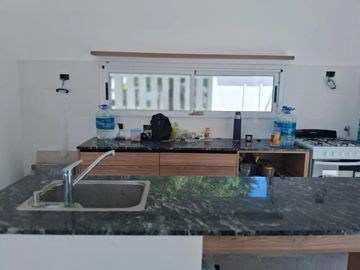 Casa en venta - 2 Dormitorios 2 Baños - Cochera - 120Mts2 - City Bell
