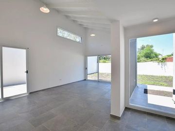 Casa en venta - 2 Dormitorios 2 Baños - Cochera - 120Mts2 - City Bell