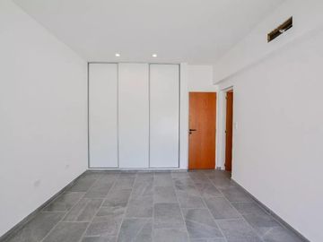 Casa en venta - 2 Dormitorios 2 Baños - Cochera - 120Mts2 - City Bell