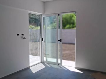 Casa en venta - 2 Dormitorios 2 Baños - Cochera - 120Mts2 - City Bell
