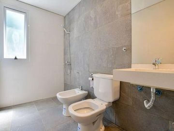 Casa en venta - 2 Dormitorios 2 Baños - Cochera - 120Mts2 - City Bell