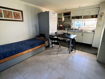 PH 2 ambientes con patio en venta