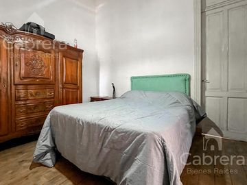 Venta casa 3 dormitorios con patio y cochera, La Plata