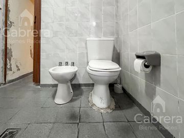 Venta casa 3 dormitorios con patio y cochera, La Plata