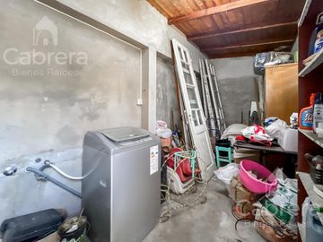 Venta casa 3 dormitorios con patio y cochera, La Plata