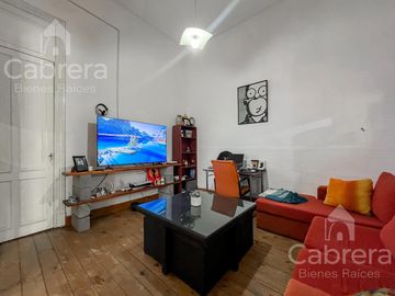 Venta casa 3 dormitorios con patio y cochera, La Plata