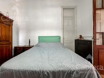 Venta casa 3 dormitorios con patio y cochera, La Plata