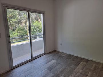 PH en venta - 2 Dormitorios 1 Baño - Cochera - 80Mts2 - Castelar, Morón