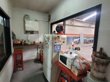 Galpón sobre lote de 10x40