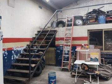 Galpón sobre lote de 10x40