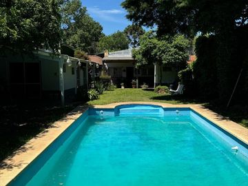 Casa en venta - 3 Dormitorios 2 Baños - 600Mts2 - Burzaco