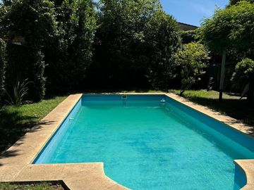 Casa en venta - 3 Dormitorios 2 Baños - 600Mts2 - Burzaco