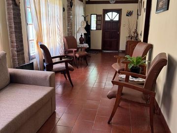 Casa en venta - 3 Dormitorios 2 Baños - 600Mts2 - Burzaco