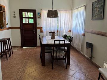Casa en venta - 3 Dormitorios 2 Baños - 600Mts2 - Burzaco